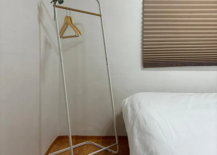 Lemonhill Apartment